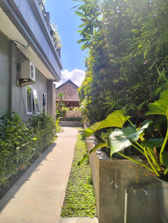 Хостел The Island Bali Семиньяк Экстерьер фото