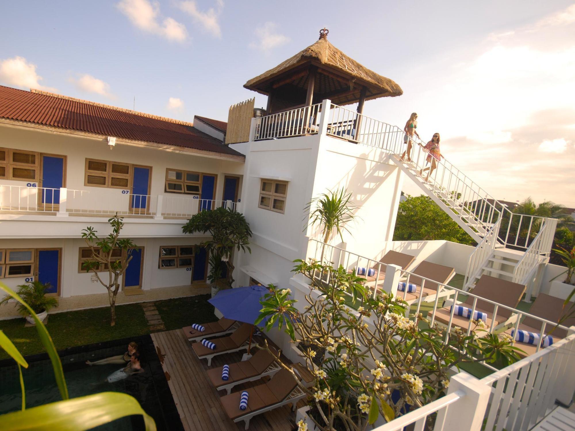 Хостел The Island Bali Семиньяк Экстерьер фото